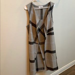 Sleeveless cardigan